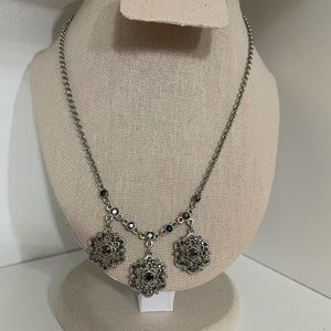 Liz Claiborne eat 1976 Morning Glory Necklace Choker Adjustable